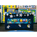 DECORACION OUTER SPACE CREW WELCOME TO OUR CLASSROOM (BIENVENIDOS) 8" x 39" TEACHER CREATED